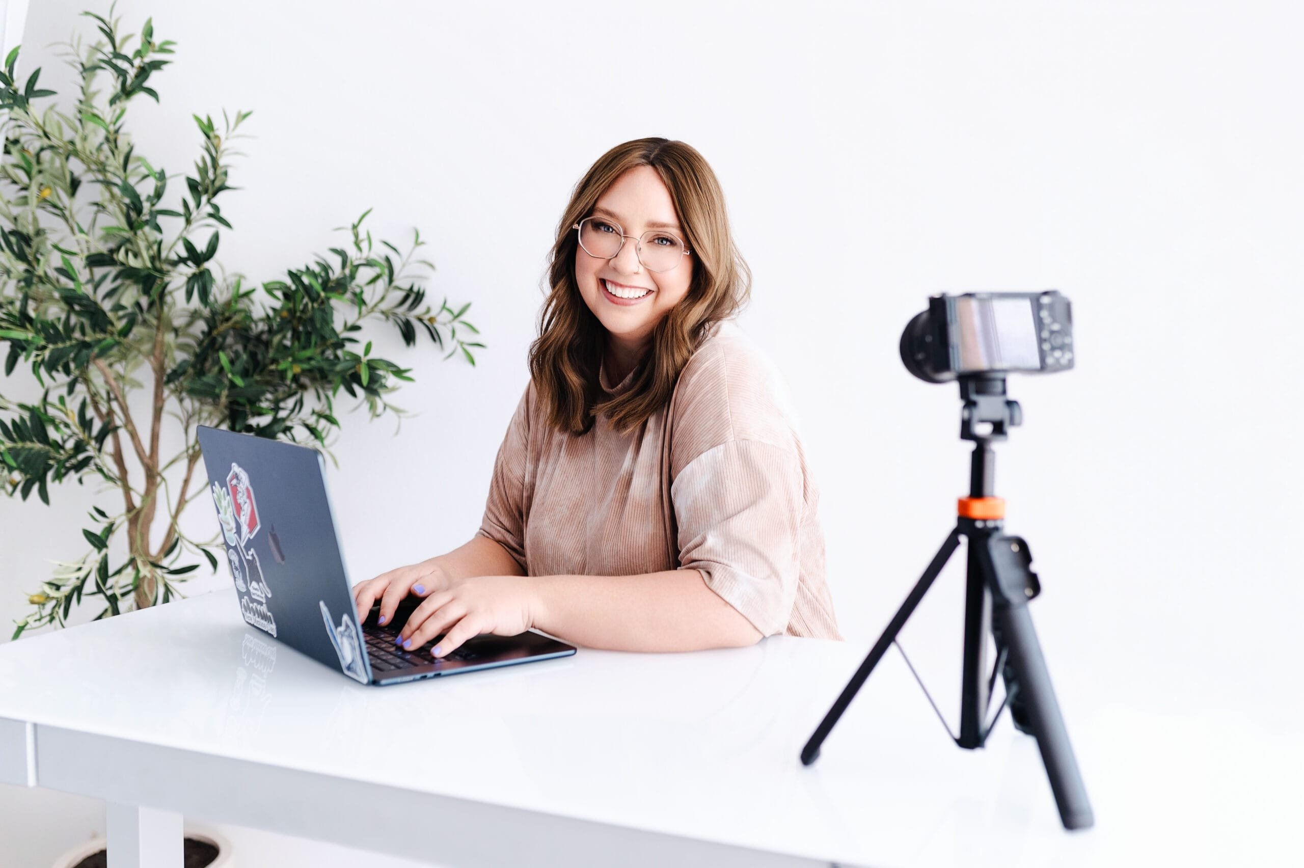 Evoto Black and White Maternity Photographer - in Studio